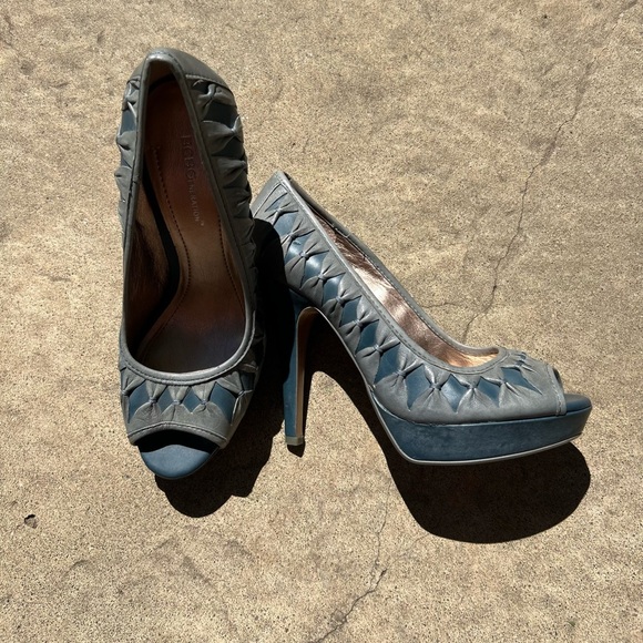BCBGeneration Blue Platform Heels - Picture 3 of 6